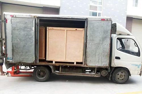 南平客戶SMT設(shè)備專車送貨，貨到上門安裝調(diào)試