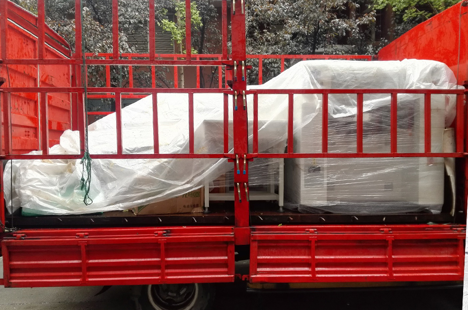 南京客戶SMT設(shè)備專車送貨，貨到上門安裝調(diào)試