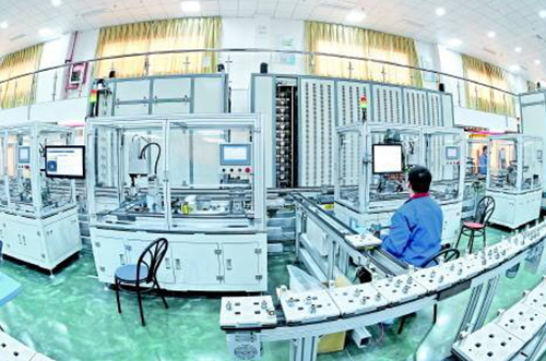 2020年全省工業(yè)總產(chǎn)值達(dá)2萬(wàn)億元，貴州省發(fā)力大數(shù)
